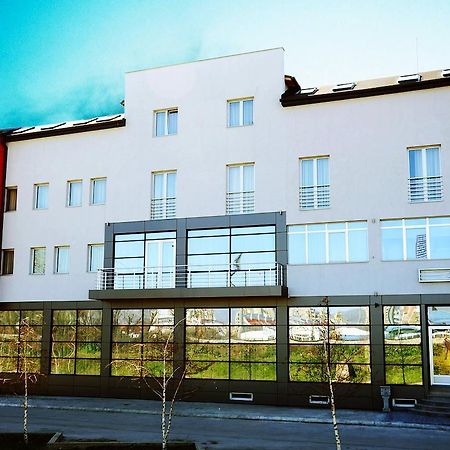 Garni Hotel Crystal Ice Ni 외부 사진