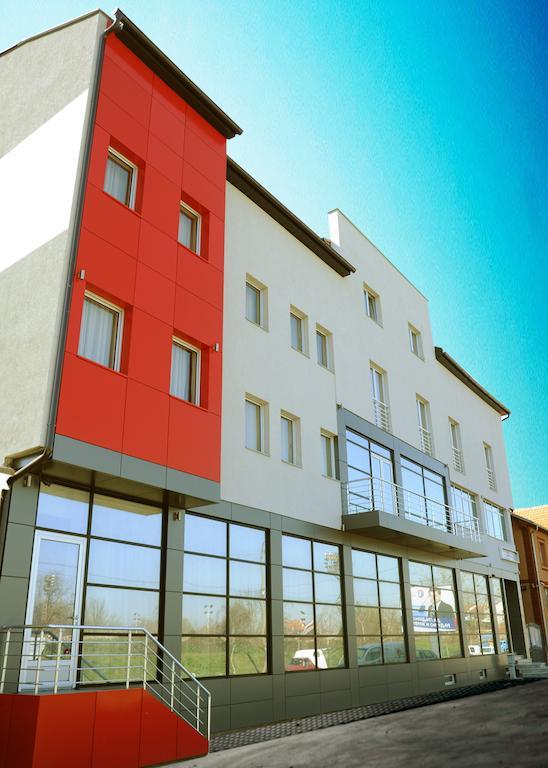Garni Hotel Crystal Ice Ni 외부 사진