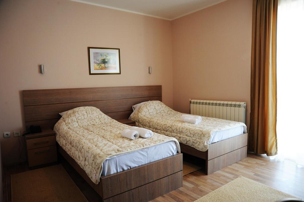 Garni Hotel Crystal Ice Ni 외부 사진