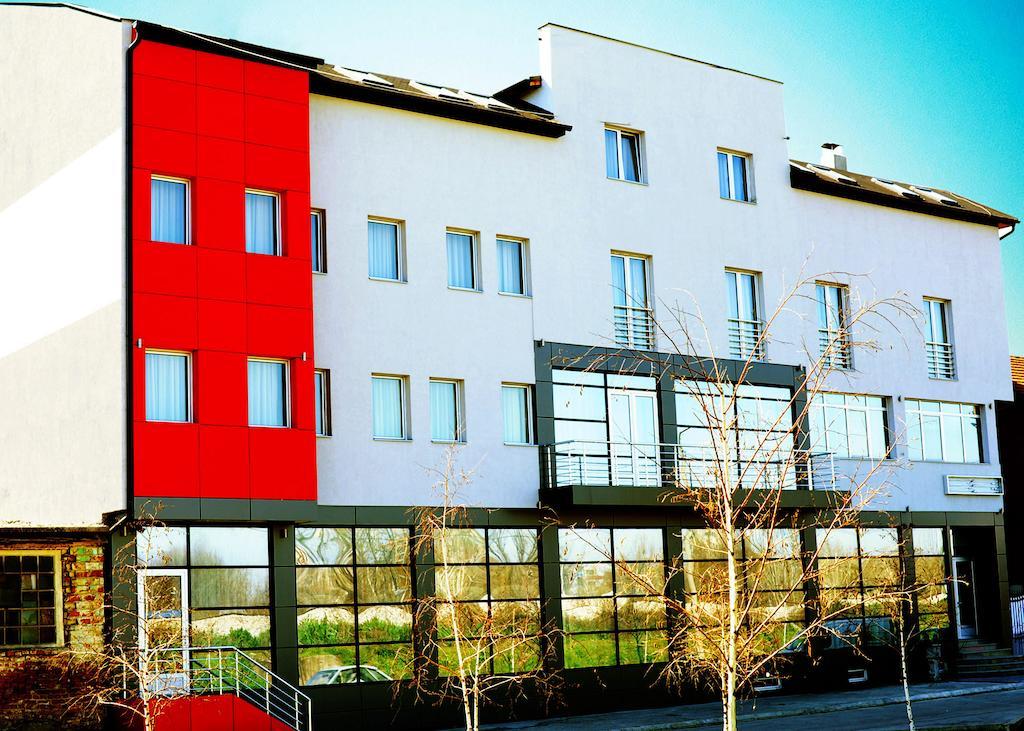 Garni Hotel Crystal Ice Ni 외부 사진
