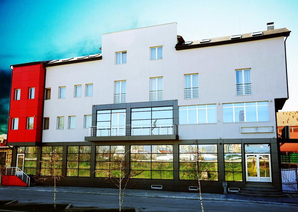 Garni Hotel Crystal Ice Ni 외부 사진