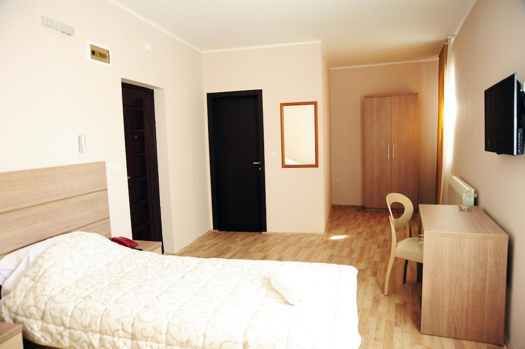 Garni Hotel Crystal Ice Ni 객실 사진